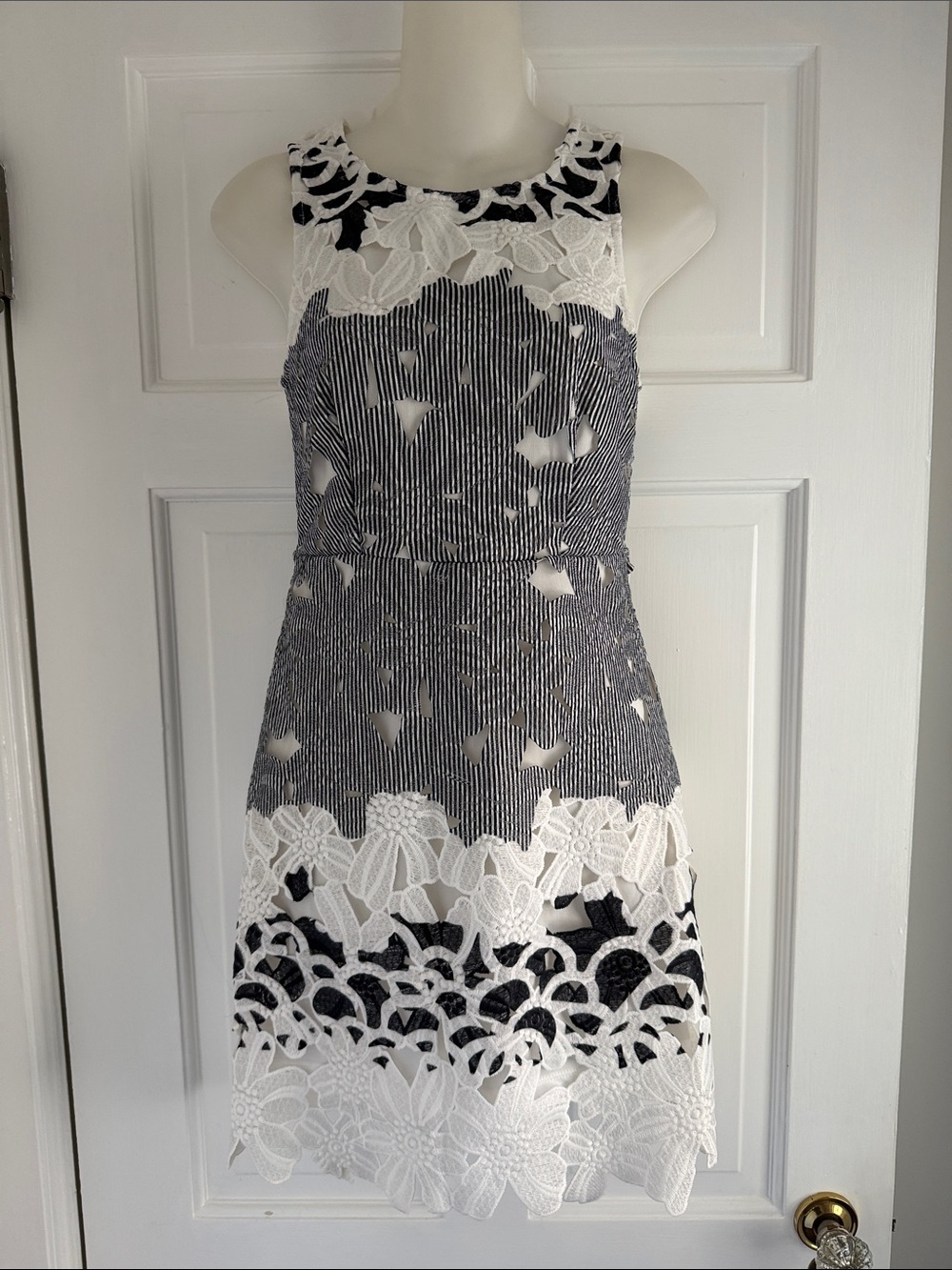 NWT, ROMEO + JULIET Dress - Small